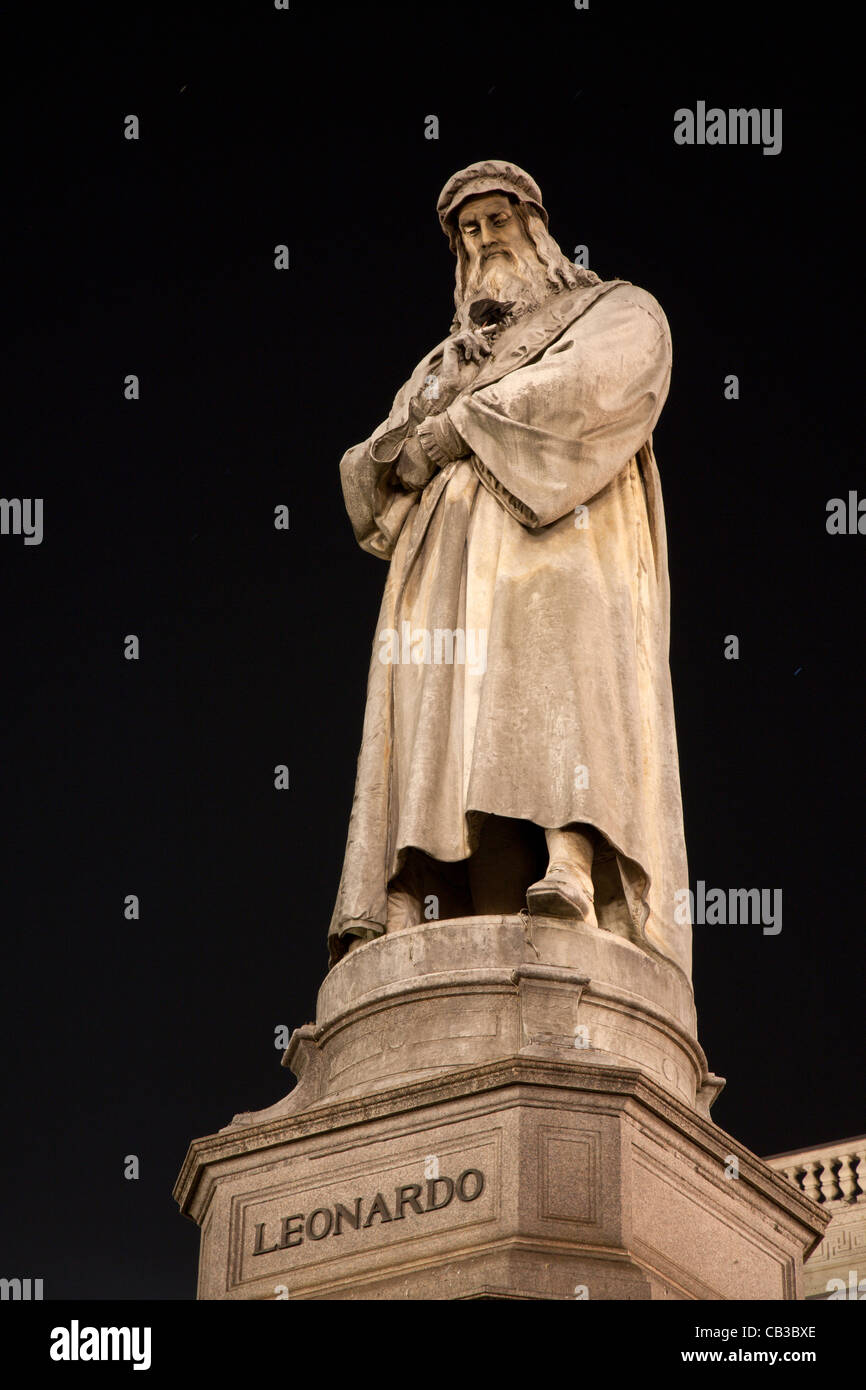 Milán - Leonardo da Vinci landmark Foto de stock