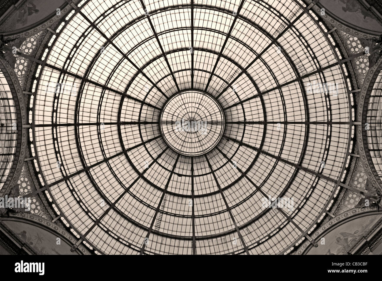 Milán - cúpula de vidrio de la Galleria Vittorio Emanuele Foto de stock