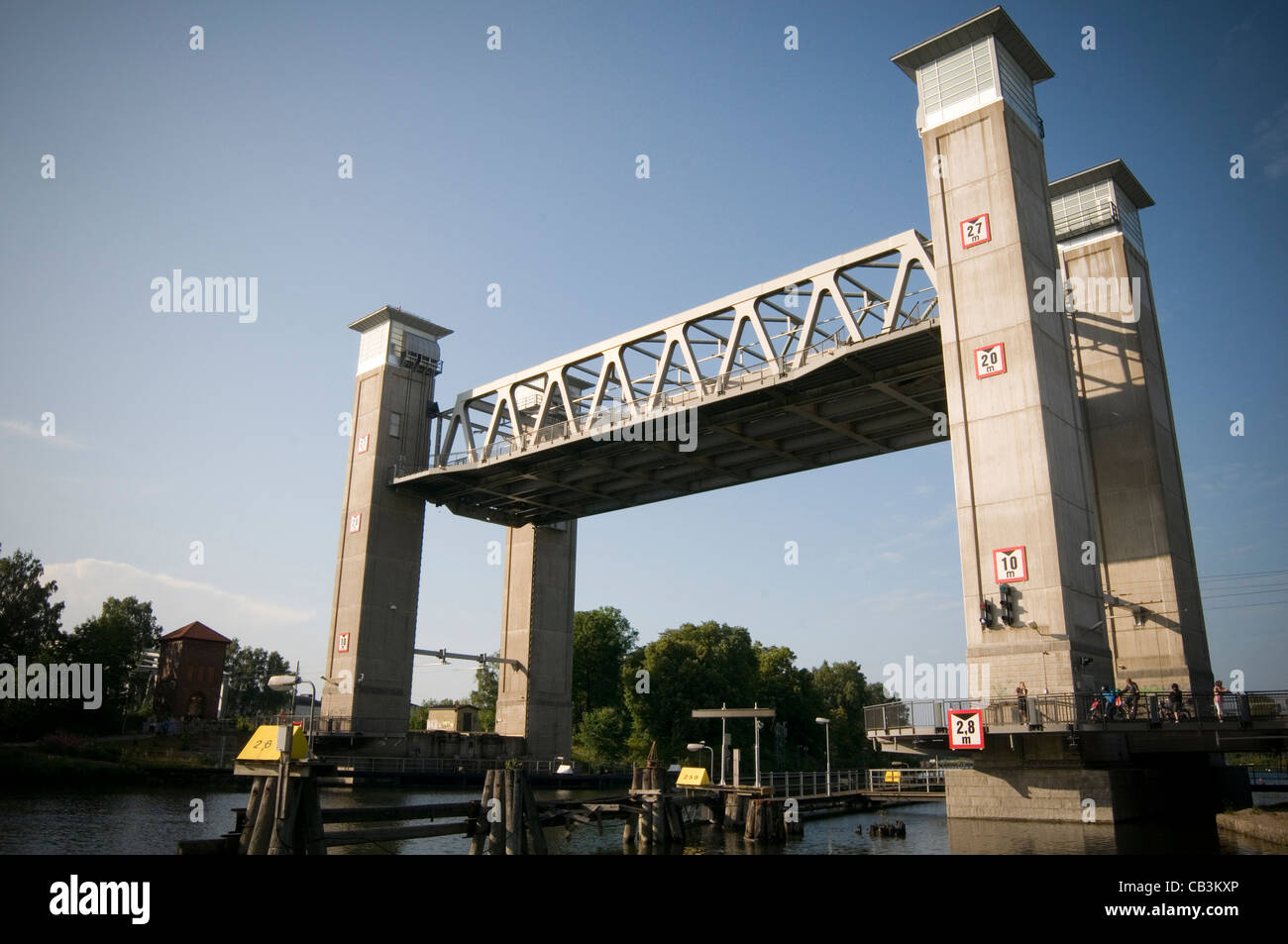 Trollhattan puente levadizo puente lifing gota canal canales Suecia Foto de stock