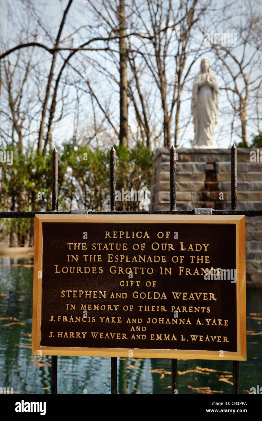 El Santuario Nacional de Nuestra Señora de la gruta de Lourdes, en Emmitsburg, Maryland. Foto de stock