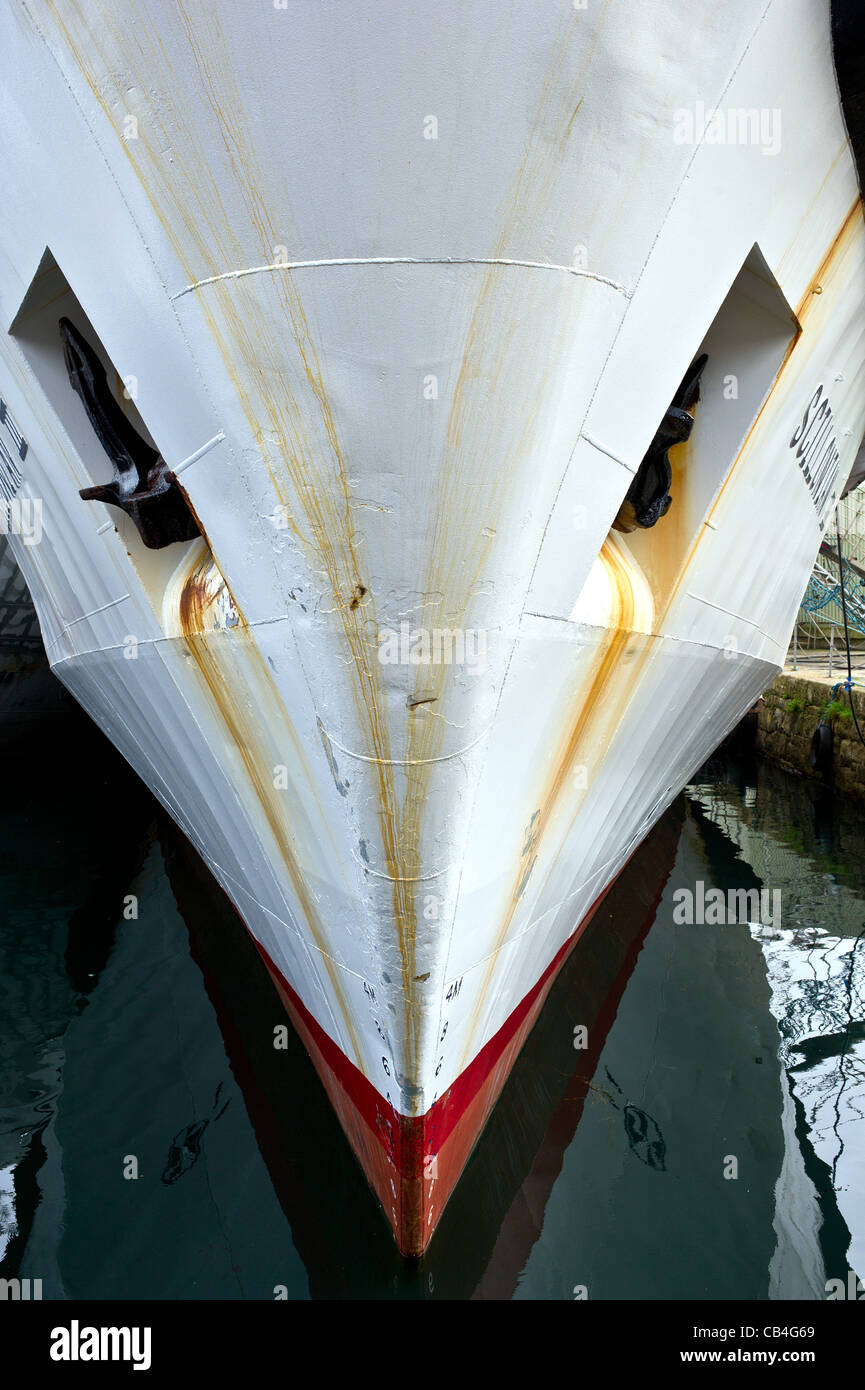 La proa del Scillonian III atados en dock Foto de stock