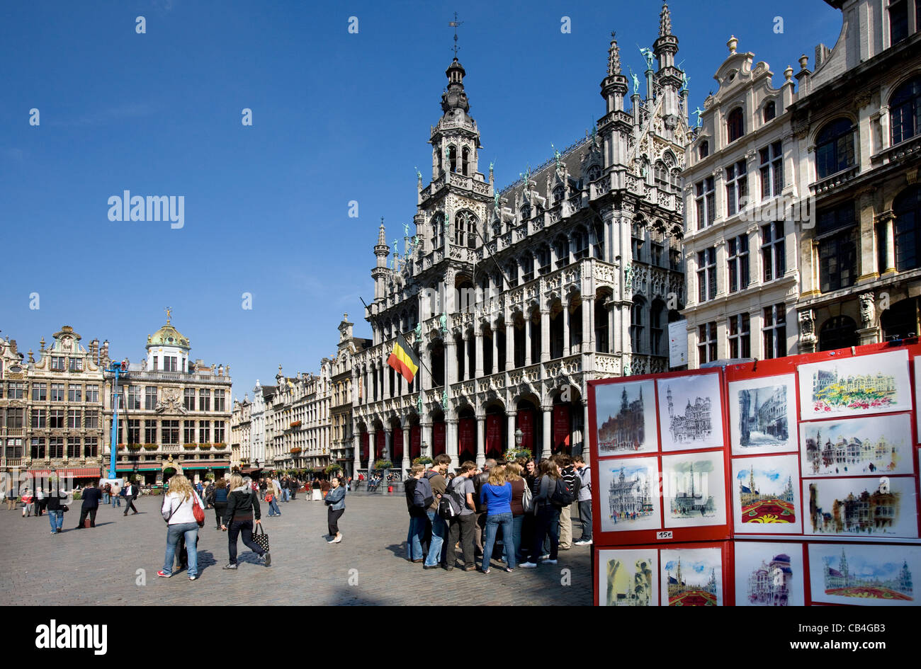 Dibujos para turistas y Maison du Roi (Casa del Rey), / / / Breadhouse Broodhuis, Grand Place / Grote Markt, Bruselas, Bélgica Foto de stock