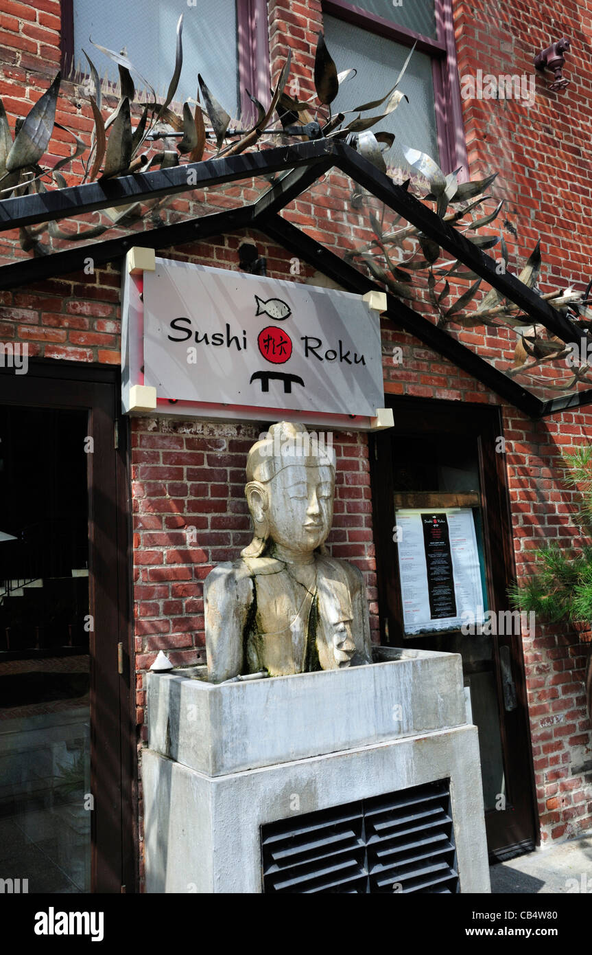 Sushi Roku delante del restaurante, en el casco antiguo de Pasadena Foto de stock