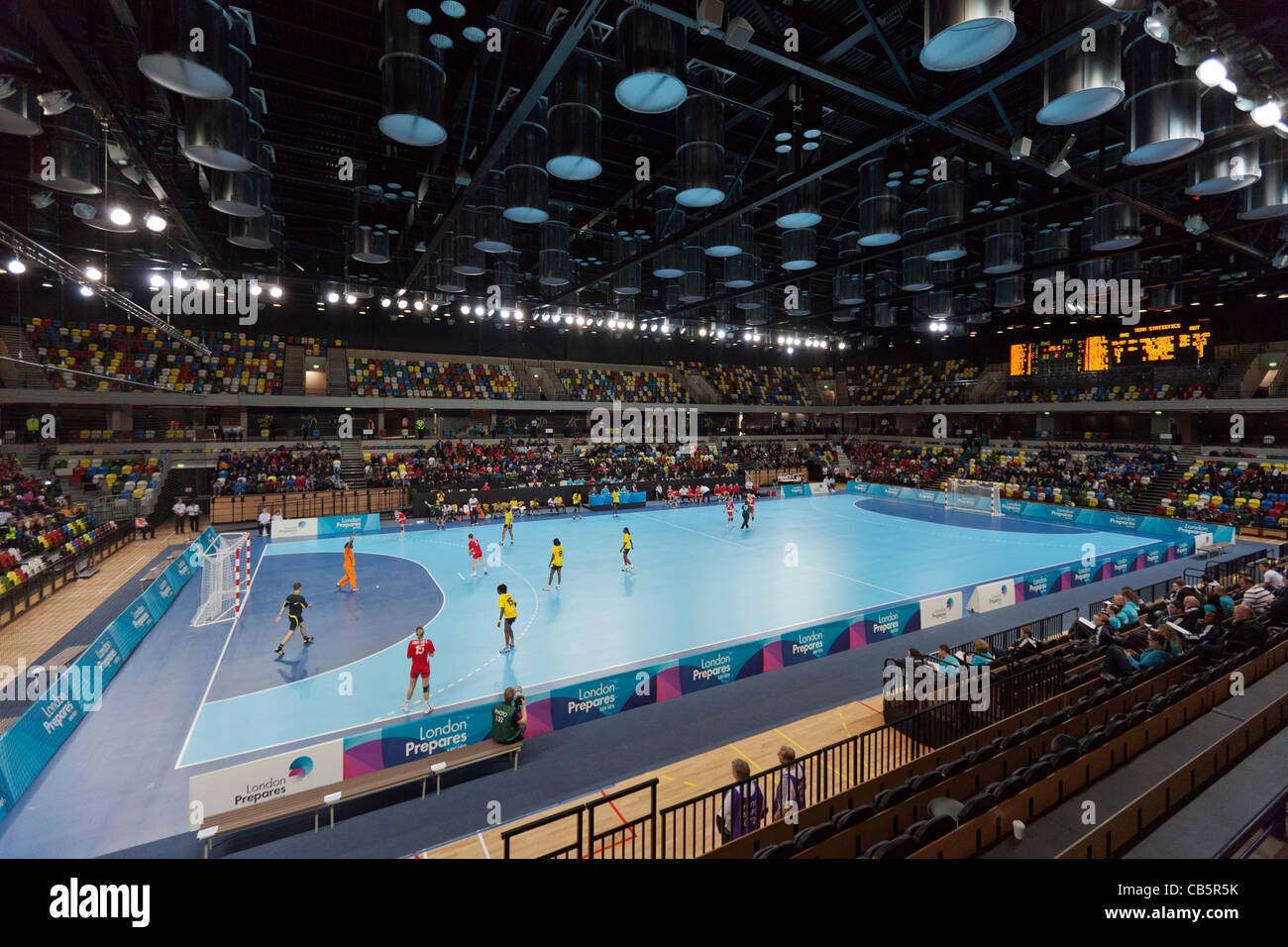 Las mujeres de Londres de la Copa de balonmano. Celebrada en la arena de balonmano, Reino Unido. Foto de stock