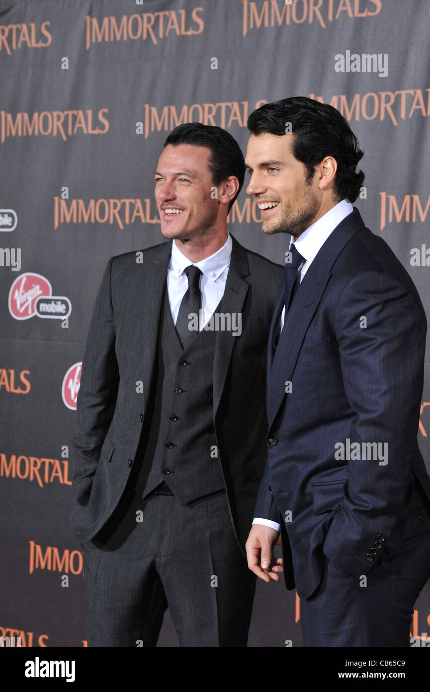 Luke Evans And Henry Cavill Fotos e Imágenes de stock Alamy