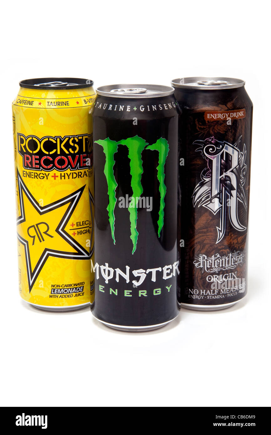 Rockstar, Monster e incesante de las bebidas energéticas aislado sobre un fondo blanco studio. Foto de stock