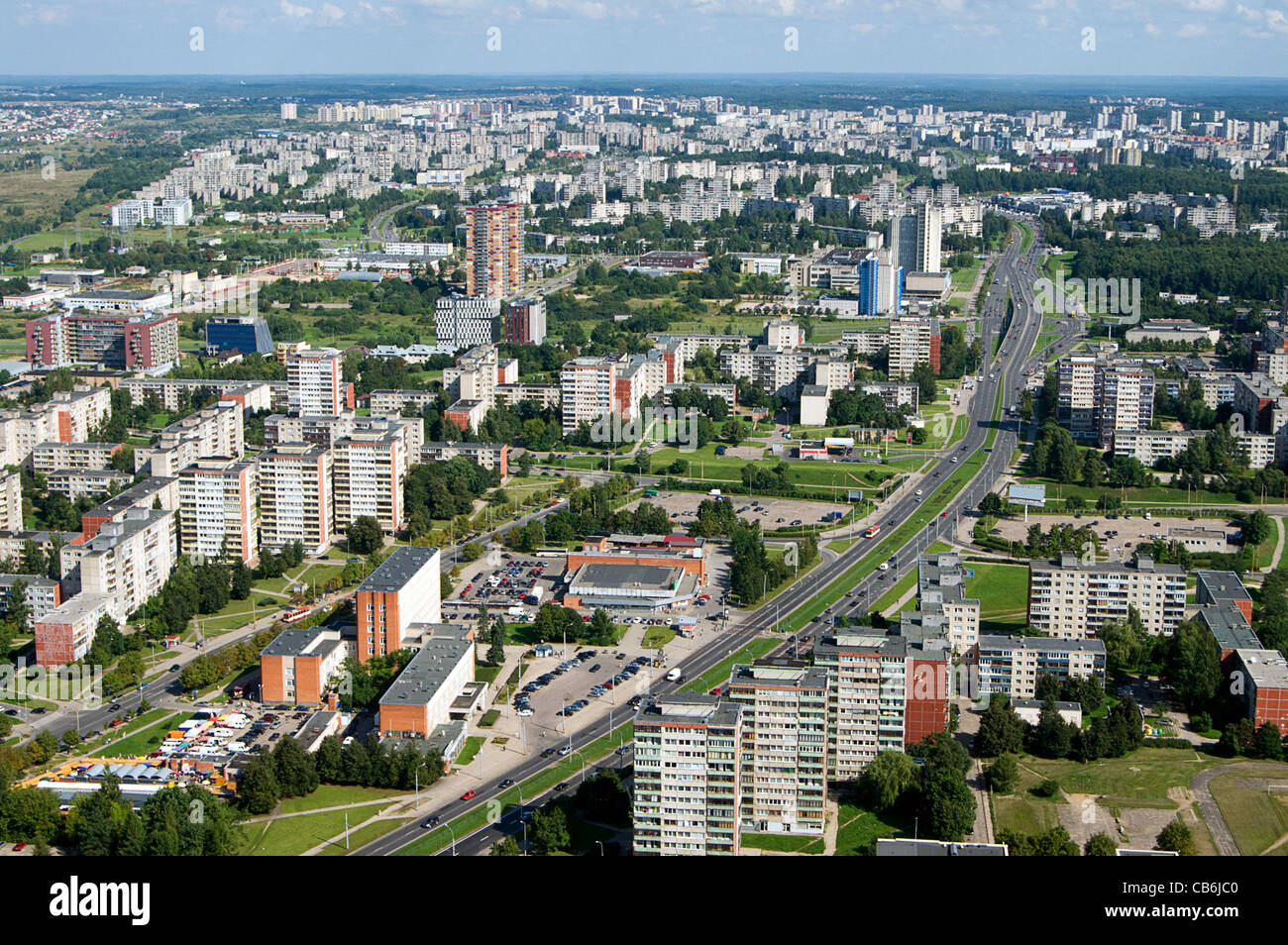 Vista aérea de urbanización de bloques de pisos en Vilnius, Lituania Foto de stock