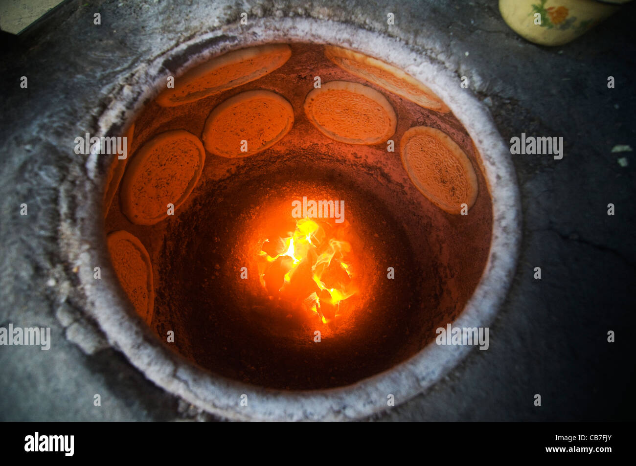 Horno Tandoor Fotos e Imágenes de stock - Alamy