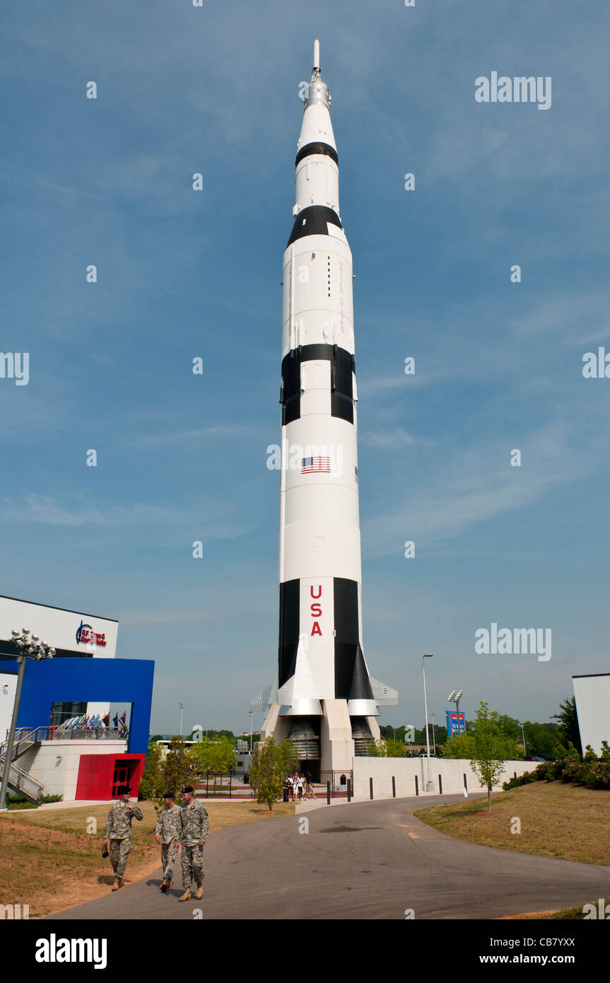 Huntsville, Alabama, EE.UU. Space & Rocket Center, el cohete Saturno V Foto de stock