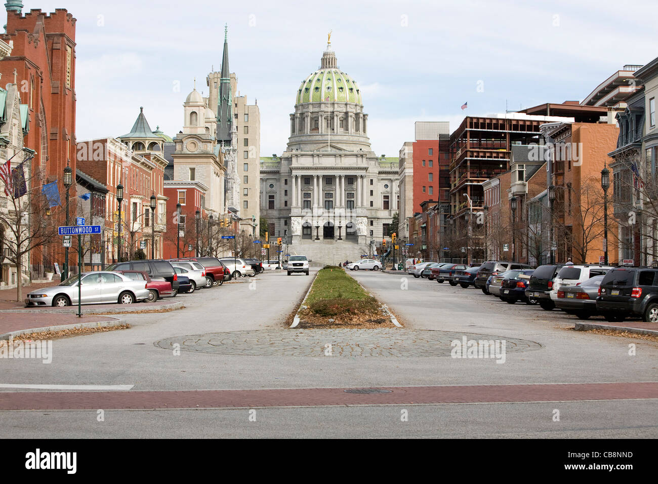 Una vista del centro de la ciudad de Harrisburg y el edificio del Capitolio del Estado de Pennsylvania. Foto de stock