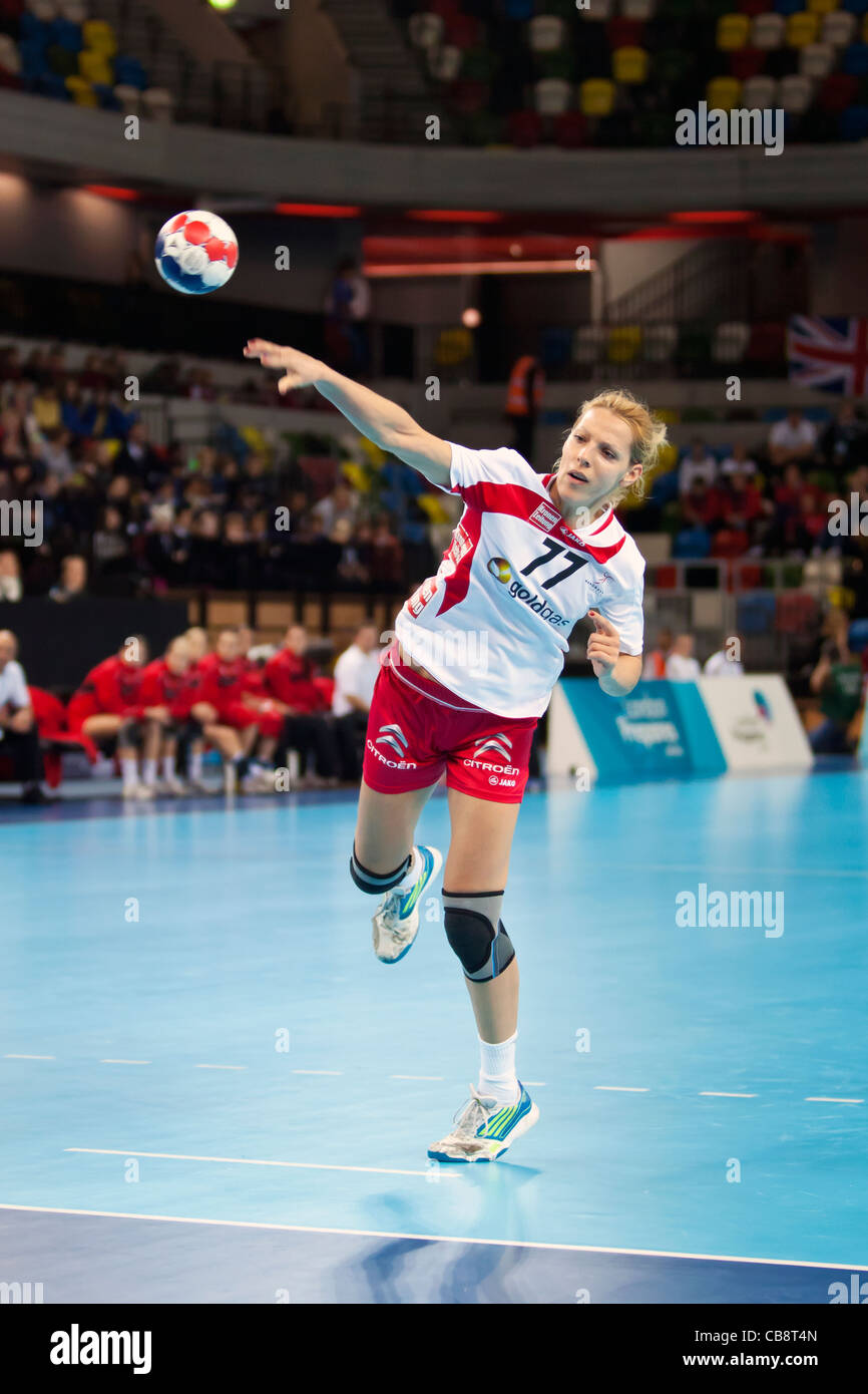 Gorica ACIMOVIC (AUT) dispara, Austria v a Gran Bretaña en la Copa de balonmano de Mujeres de Londres. Celebrada en la arena de balonmano, Reino Unido. Foto de stock