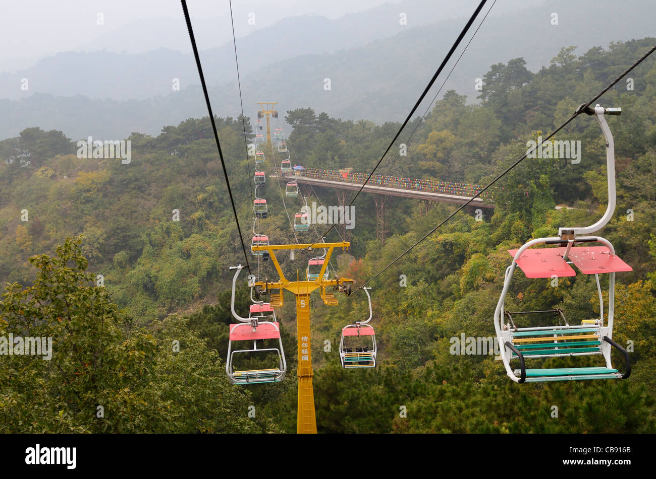 Great wall china cable car fotografías e imágenes de alta resolución - Alamy