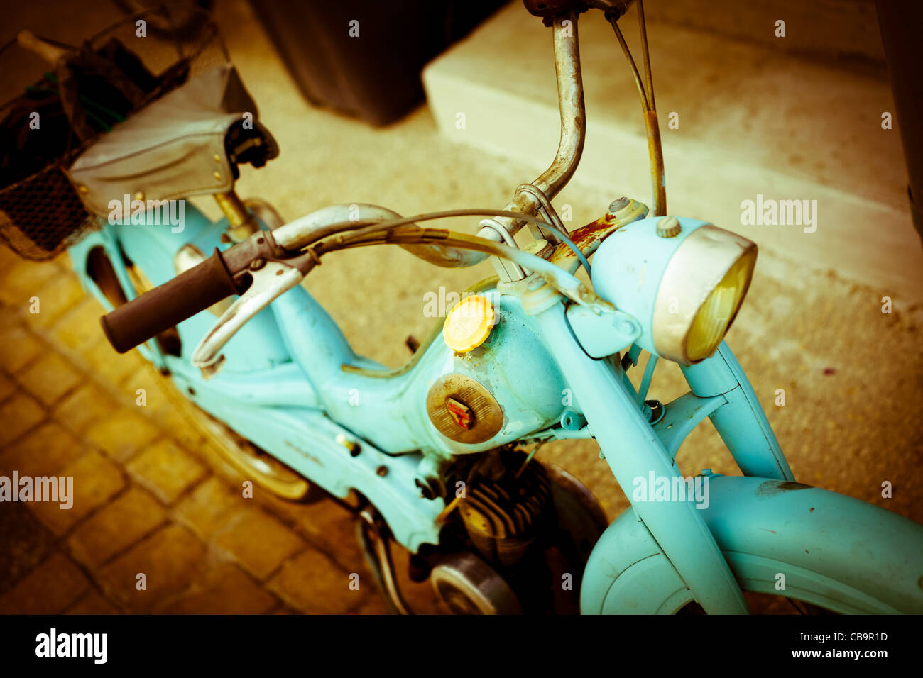 Vintage francés MOTOBECANE ciclomotor 1950 color turquesa Foto de stock