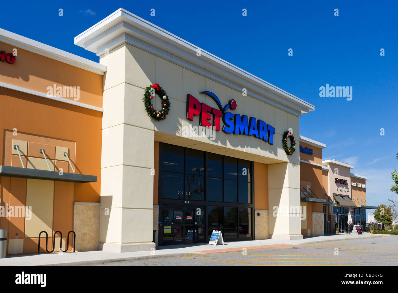 Fuera de servicio subtítulo adoptar Petsmart retail store fotografías e imágenes de alta resolución - Alamy