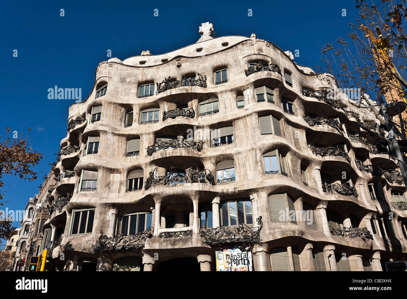 La Casa Milà, La Pedrera, del arquitecto Antoni Gaudí, de Gracia, Eixample, Barcelona, España y Europa, PublicGround de stock - Alamy