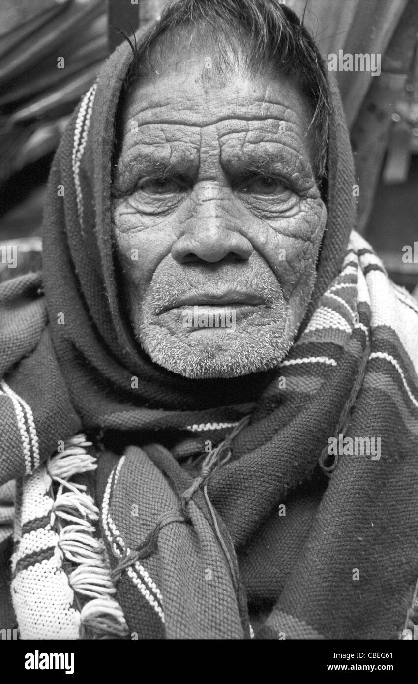 India Retratos De Shillong La Continuidad De La India En Los Retratos Subestimar La Ciudad De Shillong Fuerte Y Rostros Tristes Y Fotografia De Stock Alamy