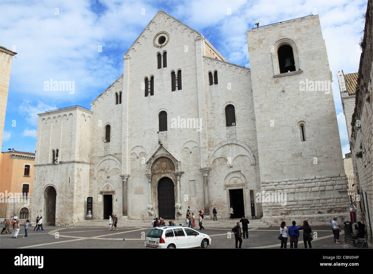 La iglesia de San Nicolás, la Basílica di San Nicola, Piazza San Nicola, Bari Vecchia, Apulia, Puglia, Mar Adriático, Europa Foto de stock