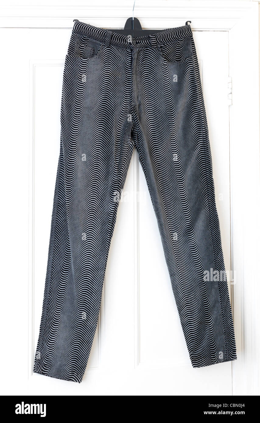 Op Art Versace pantalones de terciopelo Fotografía de stock - Alamy