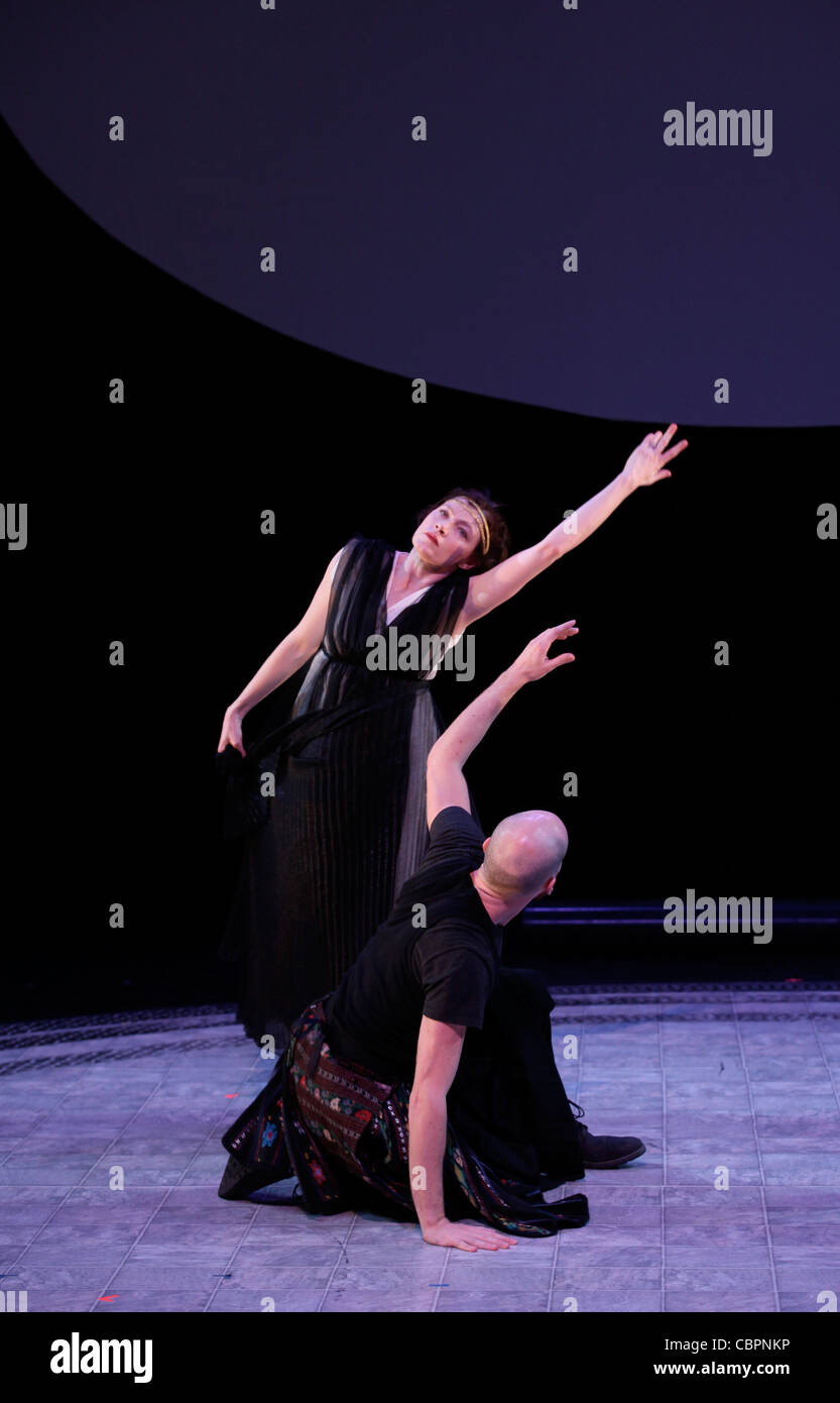 Esposa sobrenatural, Femme Surnaturelle - Empresa Big Dance Theatre, USA - coreografía y dirección d'Annie B PARSON - con Tym Foto de stock