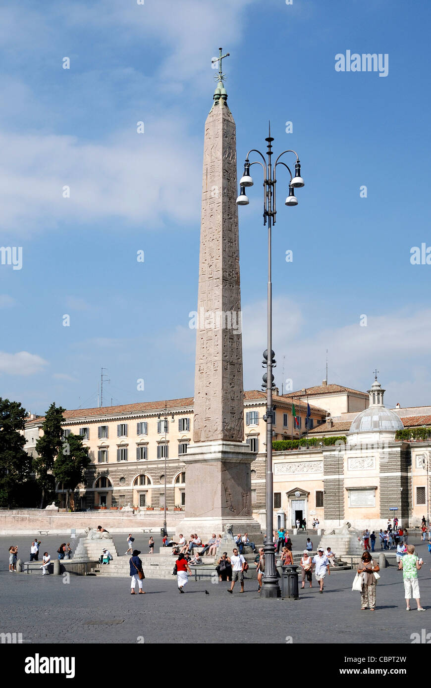 Piazza del Popolo en Roma con el Obelisco Flaminio. Foto de stock