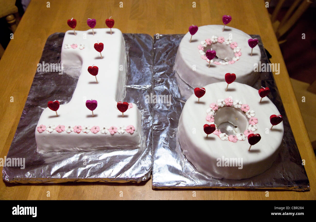 18th birthday cake fotografías e imágenes de alta resolución - Alamy