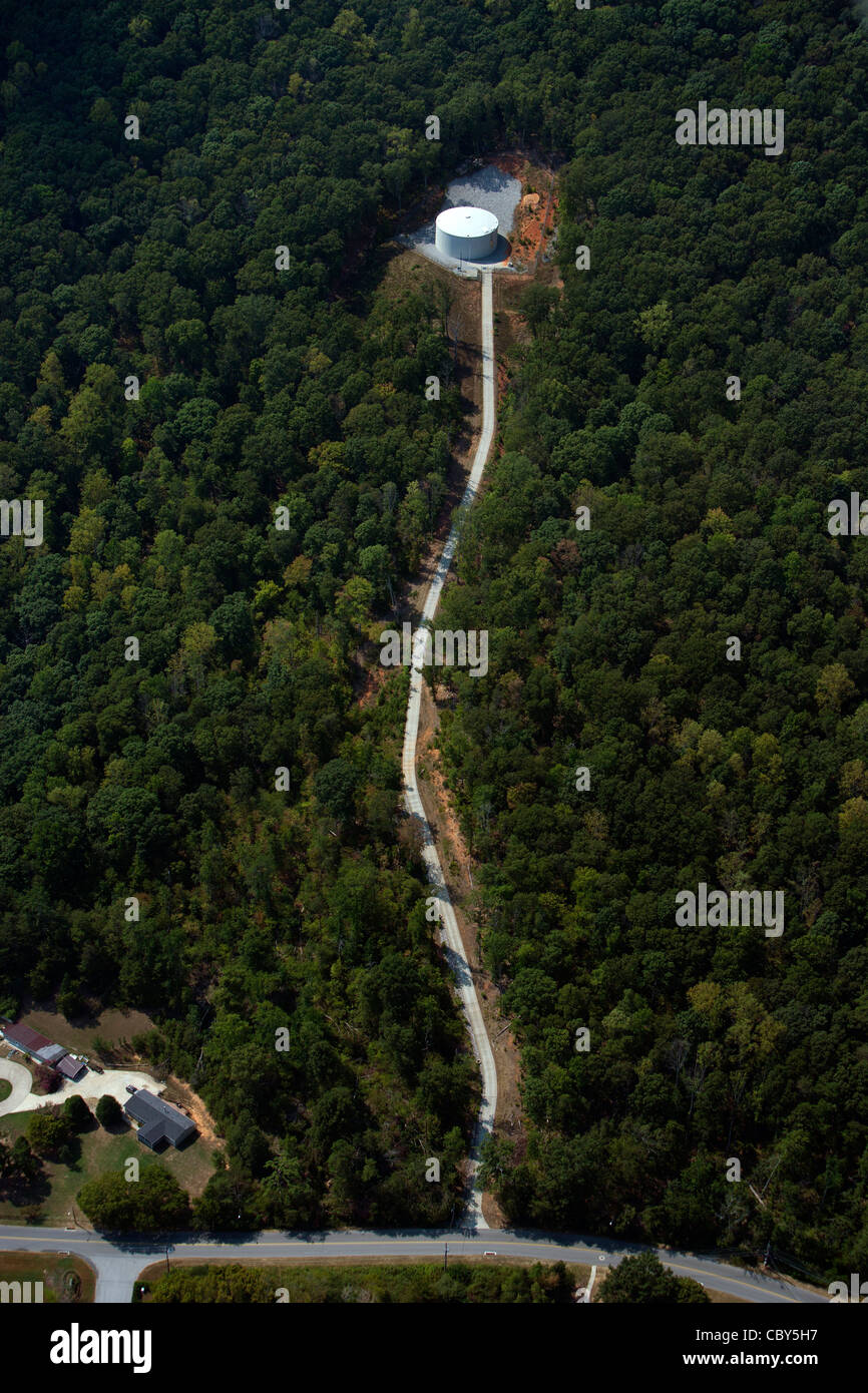 Fotografía aérea de un tanque de almacenamiento de agua, cerca de Chattanooga, Tennessee Foto de stock