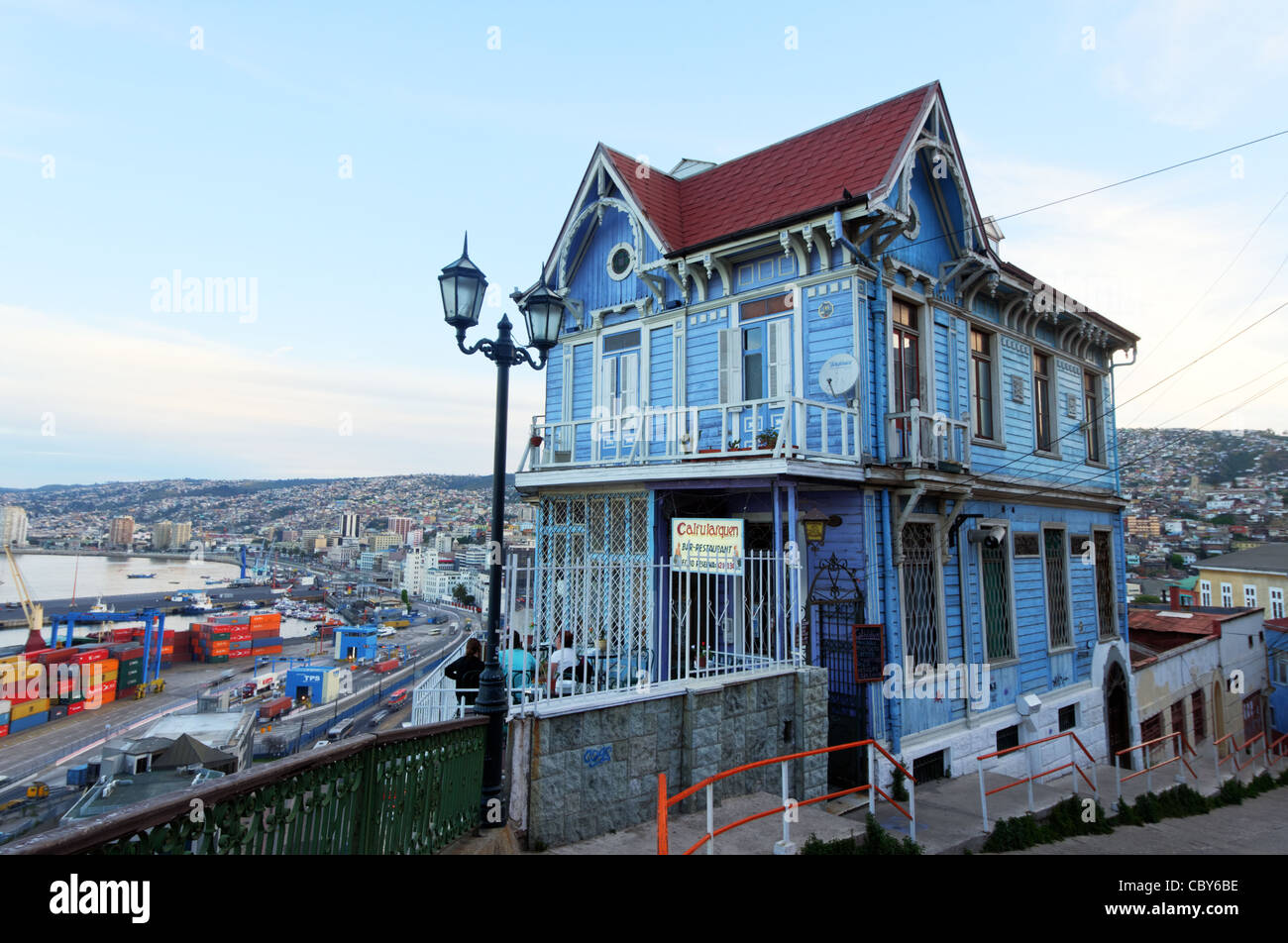 Una vieja casa en Valparaíso, Chile Foto de stock