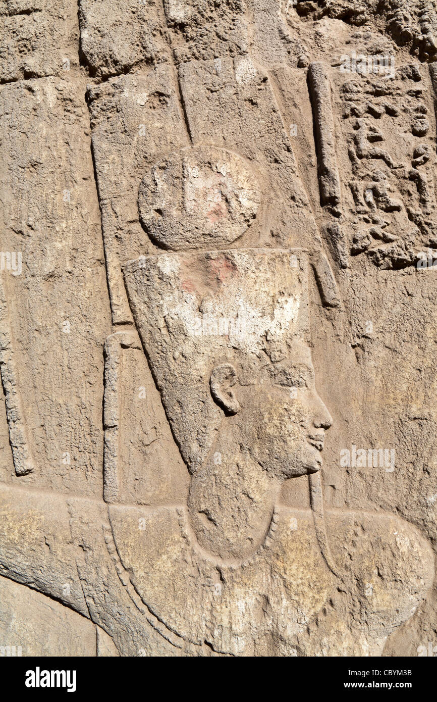 Cierre de los trabajos de socorro y decoración del Templo Ptolemaico en Wanina, cerca de Akhmim, en la provincia de Sohag, Oriente Egipto Foto de stock