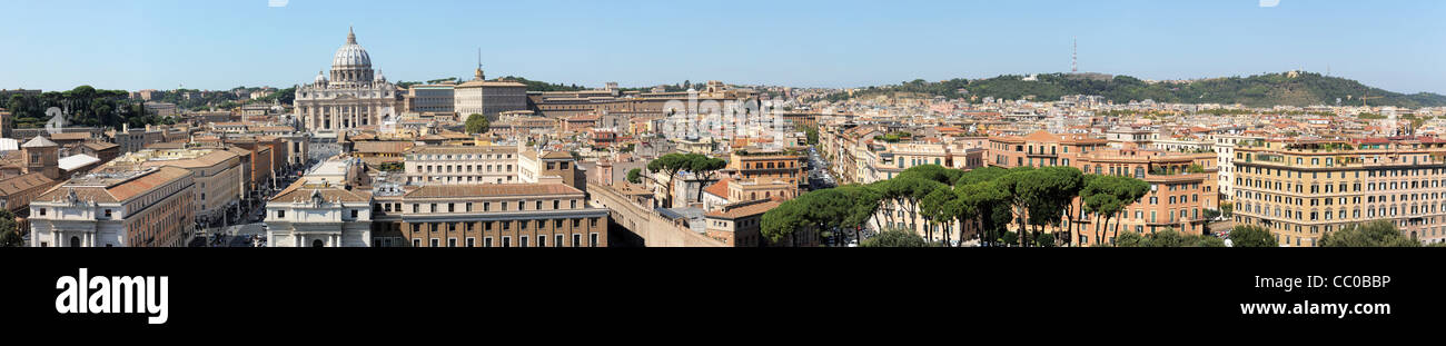 Panorama de Roma y de la basílica de San Pedro Foto de stock