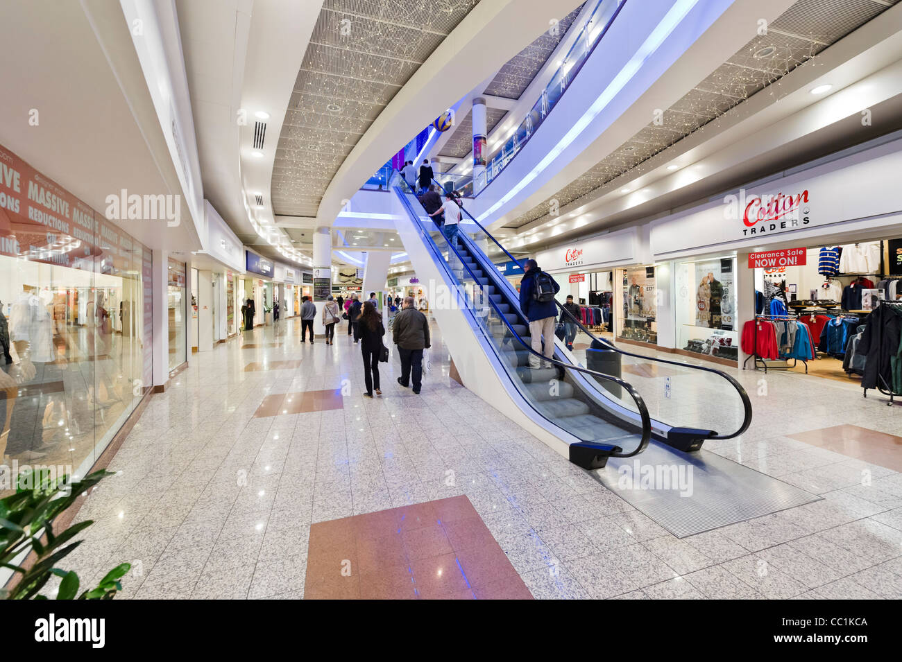 El Lowry Outlet Mall Shopping Centre, Salford, Manchester, Reino Unido Foto de stock