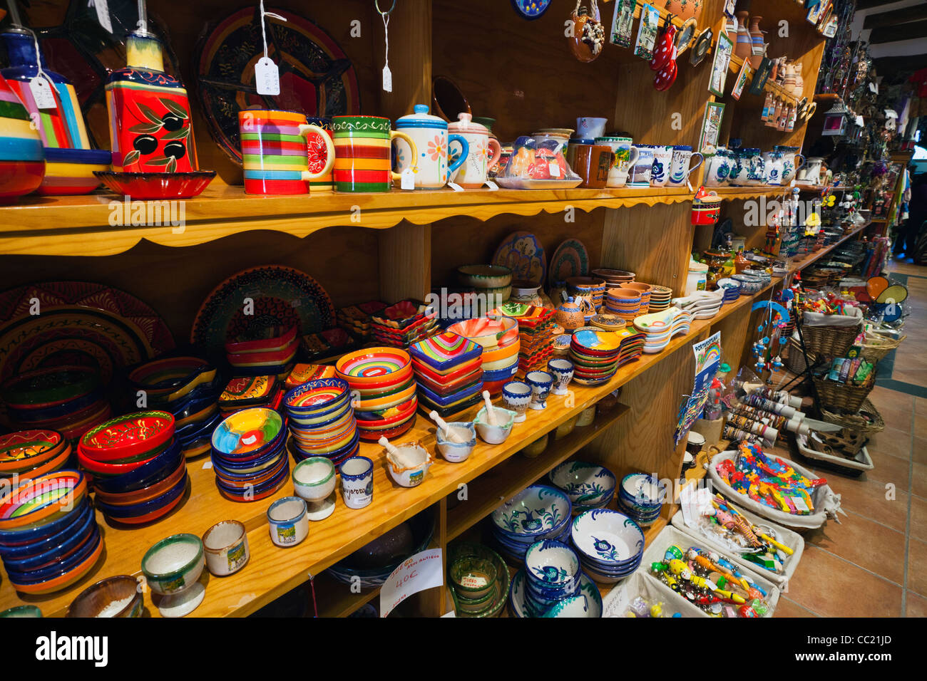 Cambio sala Rareza Tienda de ceramica fotografías e imágenes de alta resolución - Alamy