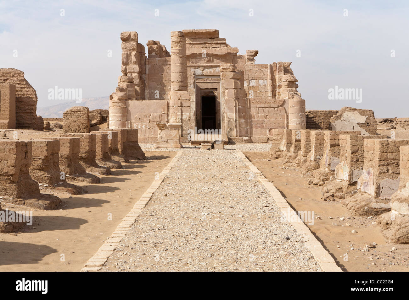 El Templo romano de Deir el-Hagar, Dakhla Oasis del desierto occidental de Egipto Foto de stock
