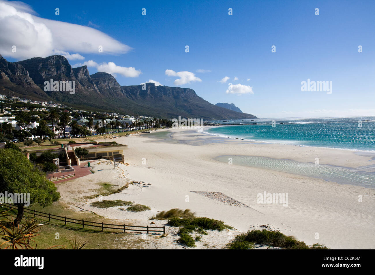 Camps Bay, Ciudad del Cabo Foto de stock