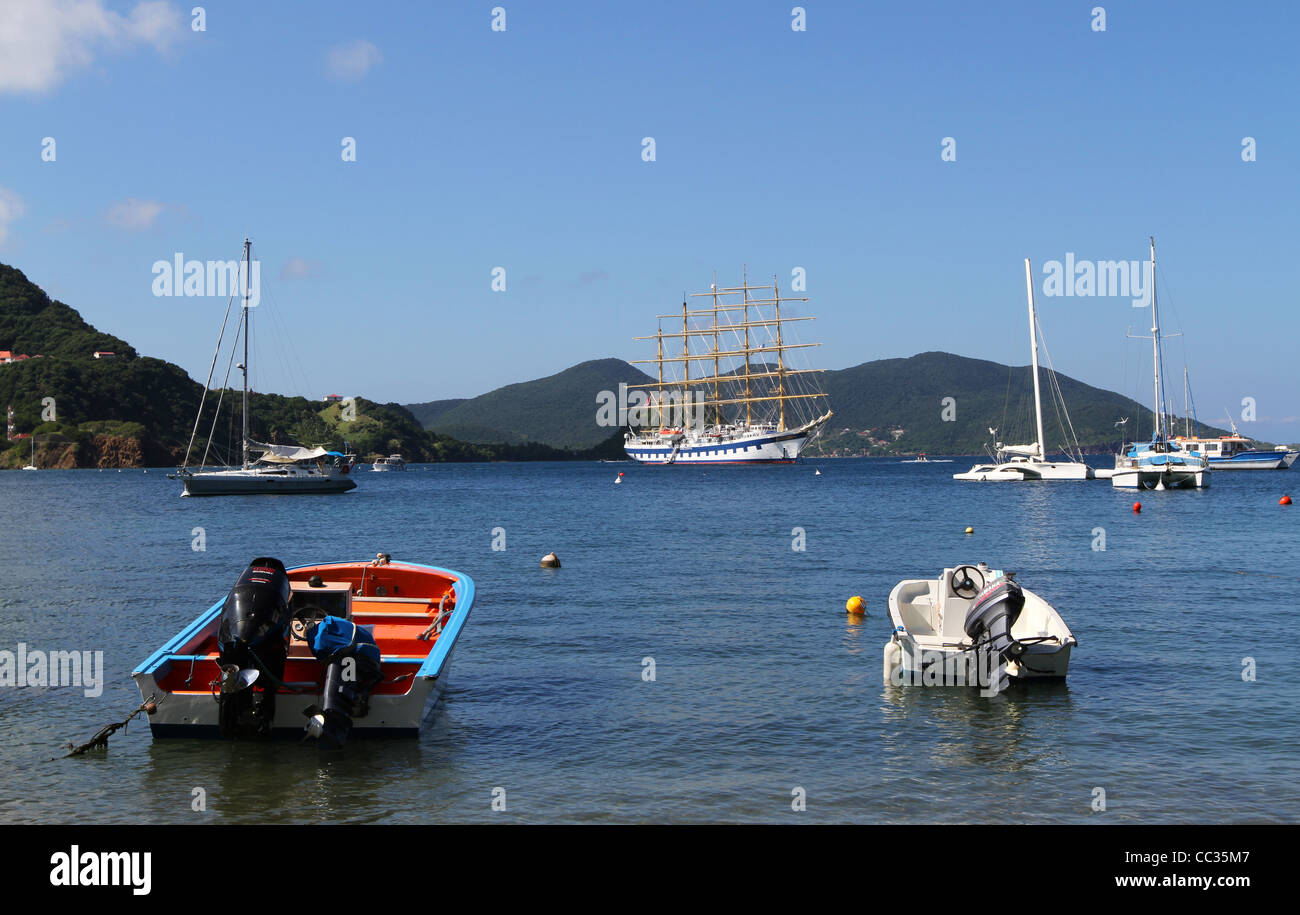 'Royal Clipper' cuadrado-amañadas velero anclados Isles des Saintes en el Caribe Oriental Foto de stock