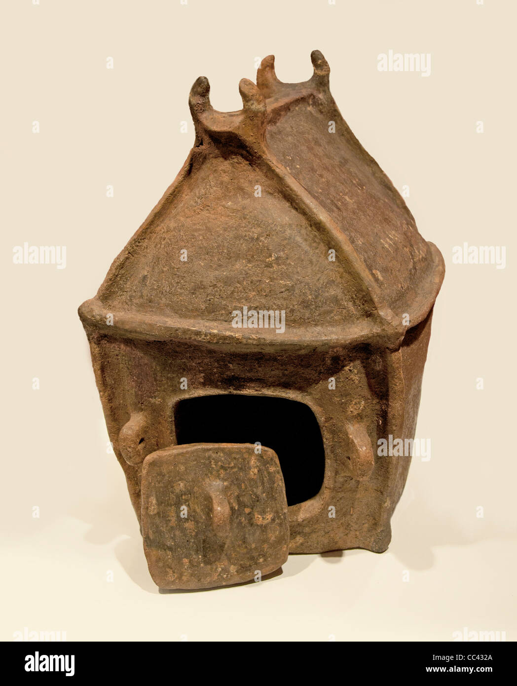 Cabina femenino funerario etrusco urn urn Italia Villa Nova 900 - 700 A.C. Foto de stock