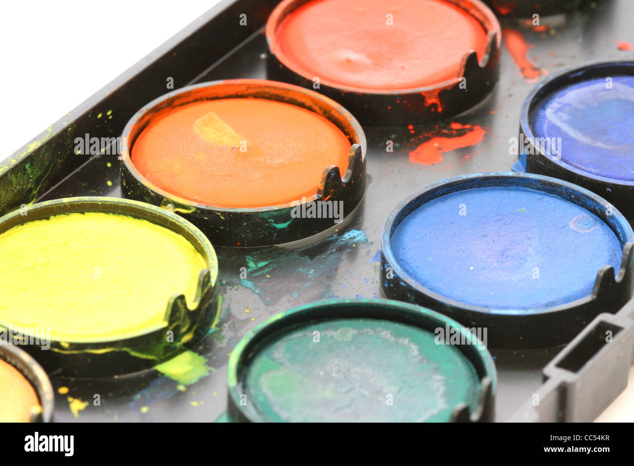 Utiliza el agua color cuadro de pintura sobre fondo blanco Fotografía de  stock - Alamy