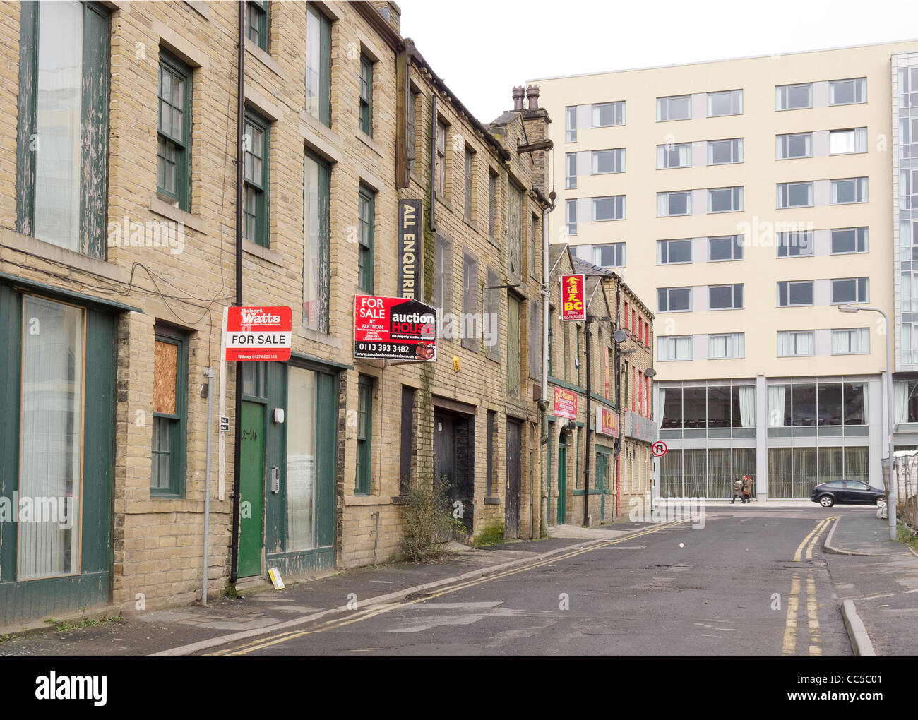 Urban Decay en Bradford - La zona que rodea el viejo molino fábricas Foto de stock