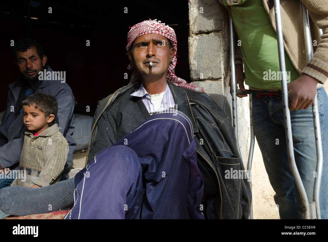Retrato de un hombre. dkaika minusvalidos beduinos. al sur de Las Colinas de Hebrón. Ribera Occidental Foto de stock