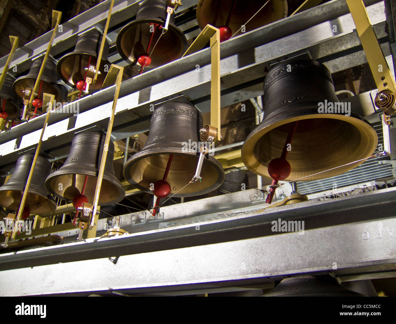 Carillon, 35 campanas interpretadas por una persona usando el teclado klavier en York Minster, Reino Unido Foto de stock
