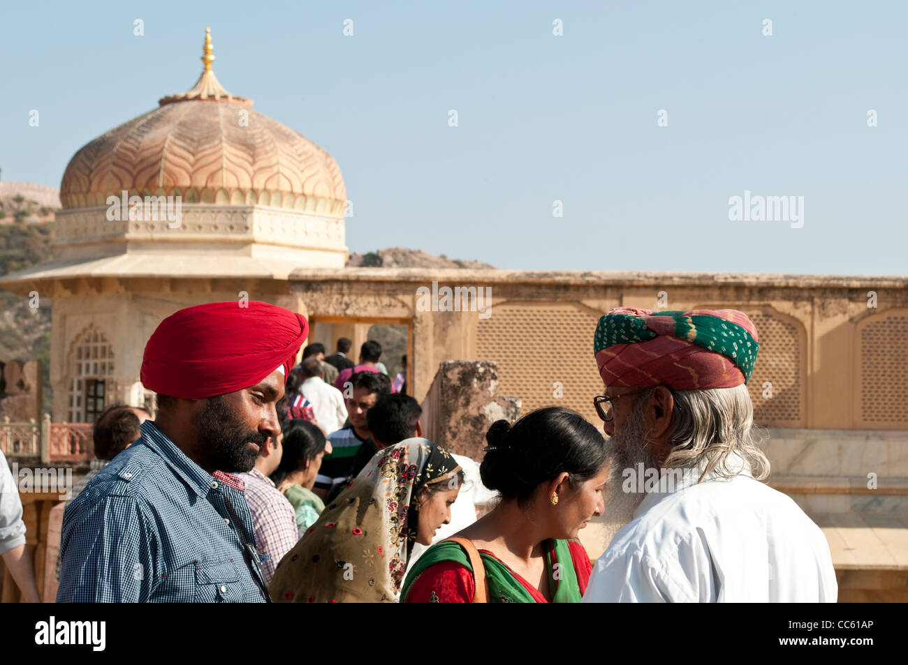 Turistas hindúes en Amber Fort Palace, Jaipur, Rajasthan, India Foto de stock