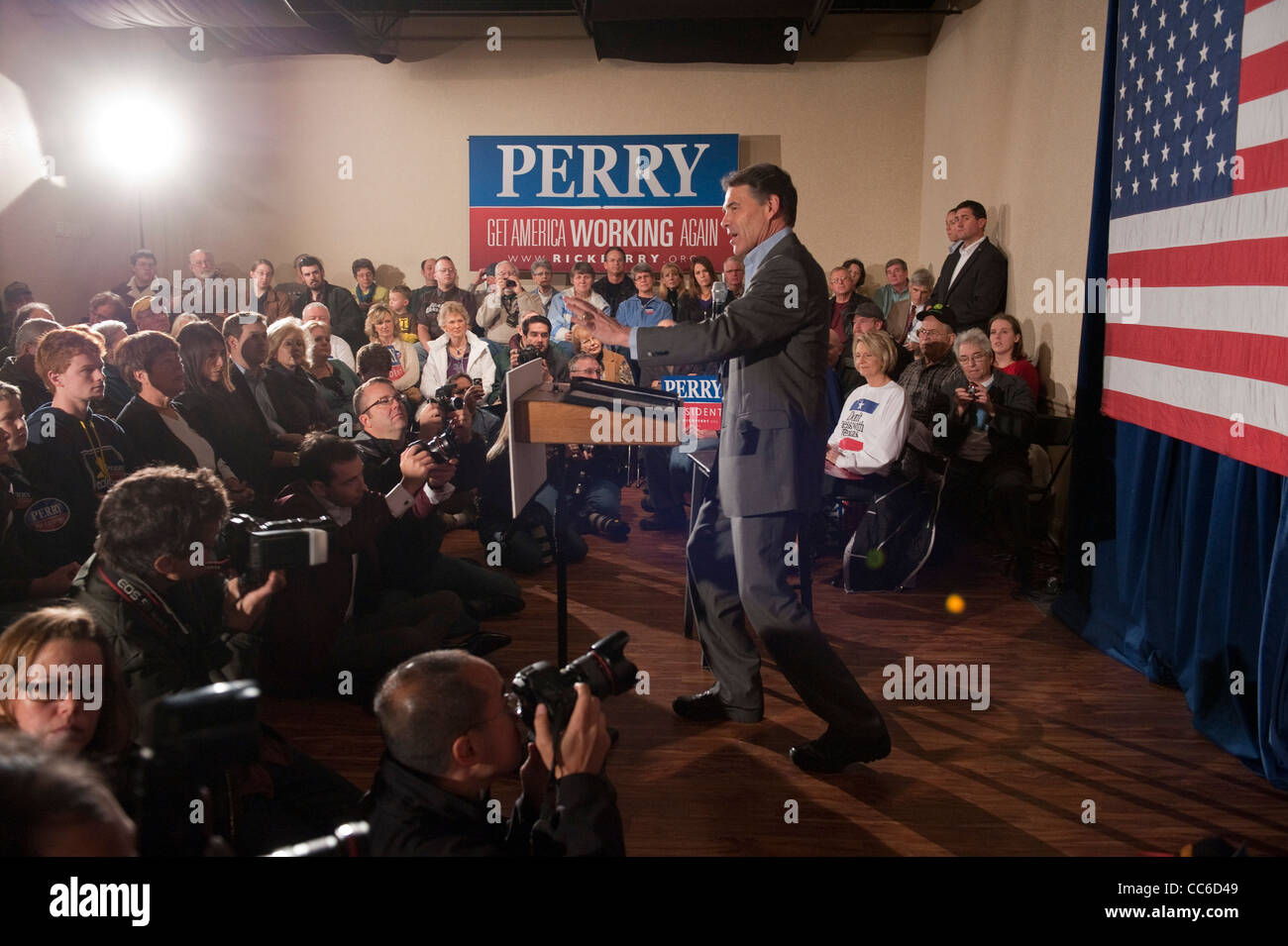 El Gobernador de Texas, Rick Perry campañas en el caucus de Iowa para la nominación republicana para presidente de EE.UU. Foto de stock