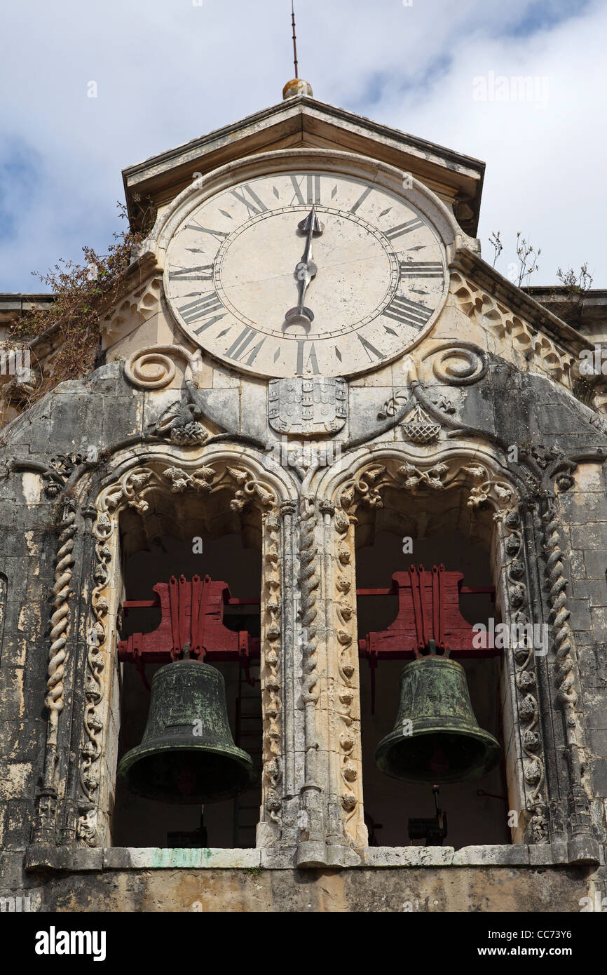 Histórico campanario de estilo manuelino en Caldas da Rainha, Extremadura, Portugal. Foto de stock