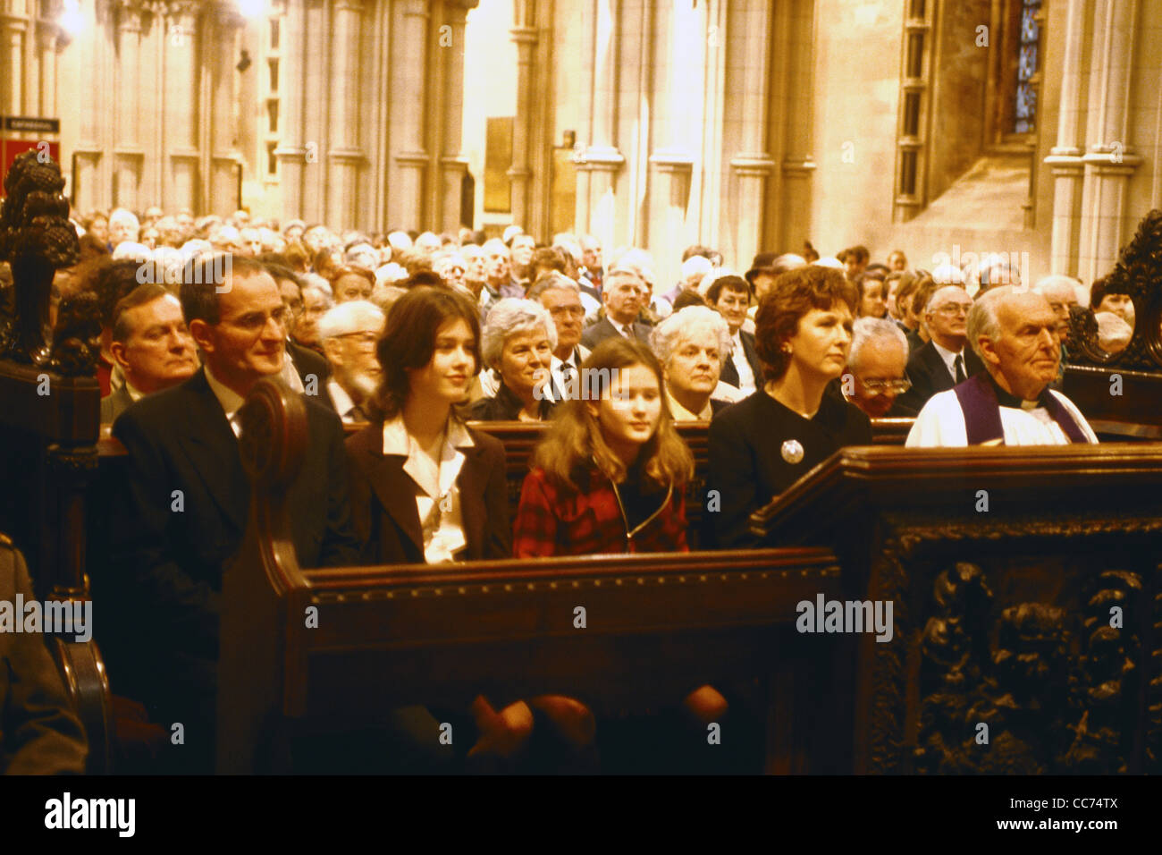 Presidenta de Irlanda, Mary McAleese, con su familia asiste a servicios religiosos en Dublin' s la Iglesia Catedral de Cristo Irlanda Foto de stock