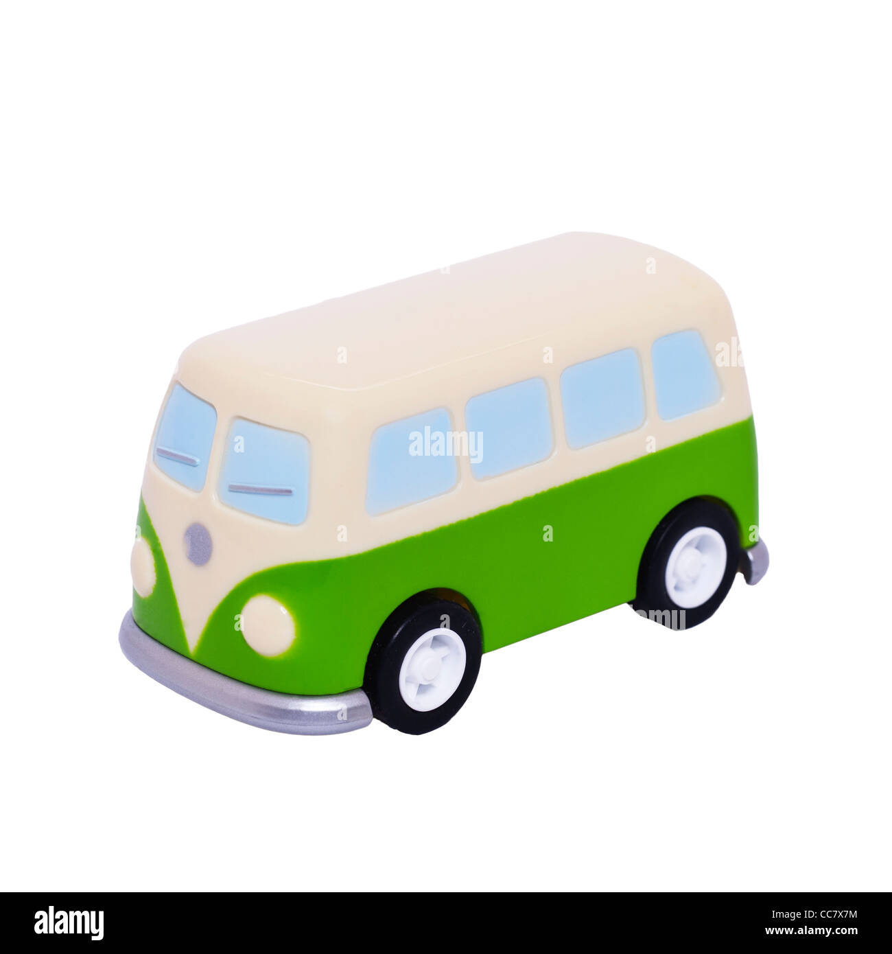 Un juguete modelo VW camper van sobre un fondo blanco. Foto de stock