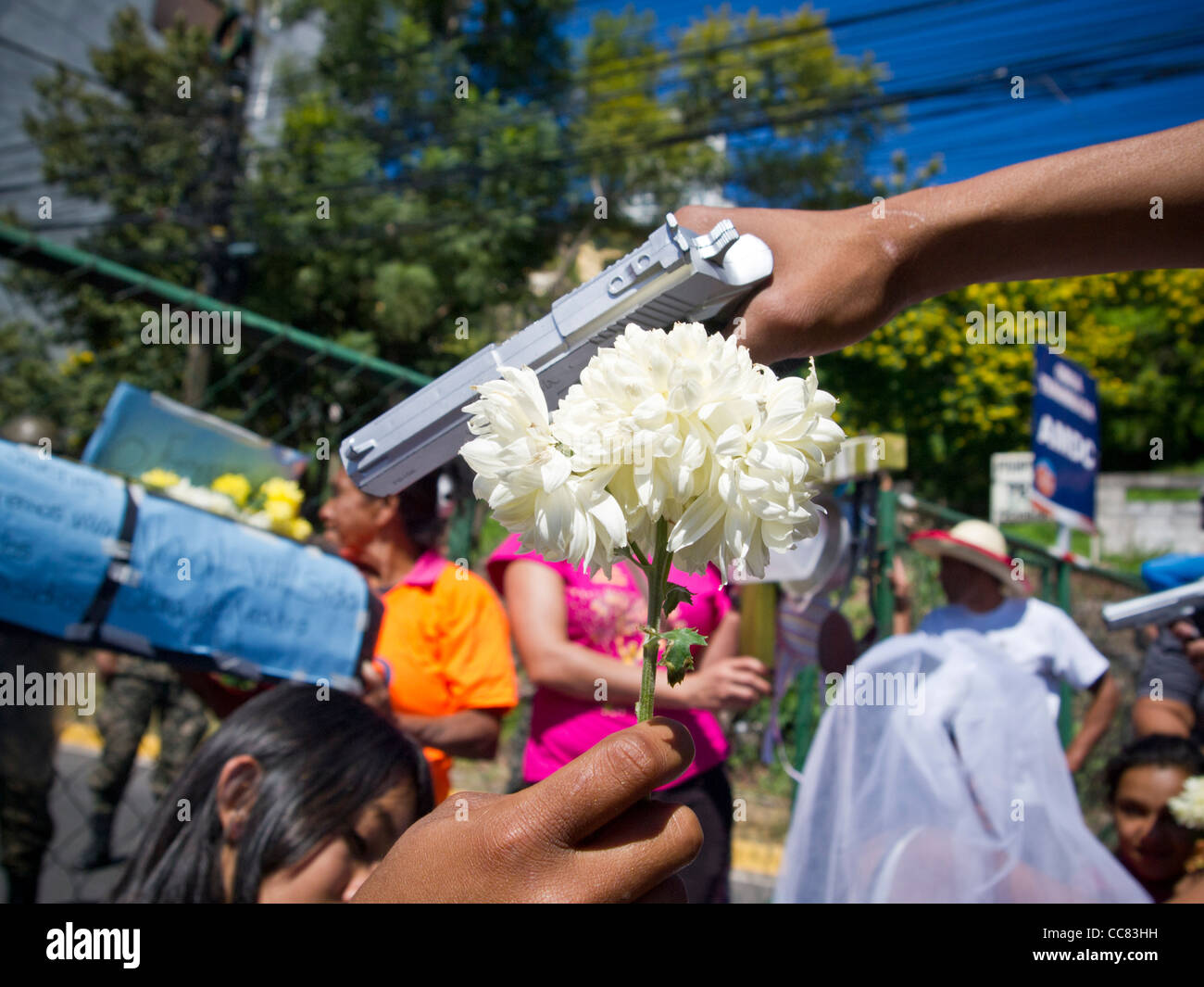 La violencia contra las mujeres manifestación en Tegucigalpa Honduras- Día Internacional para la Eliminación de la violencia contra la Mujer Foto de stock