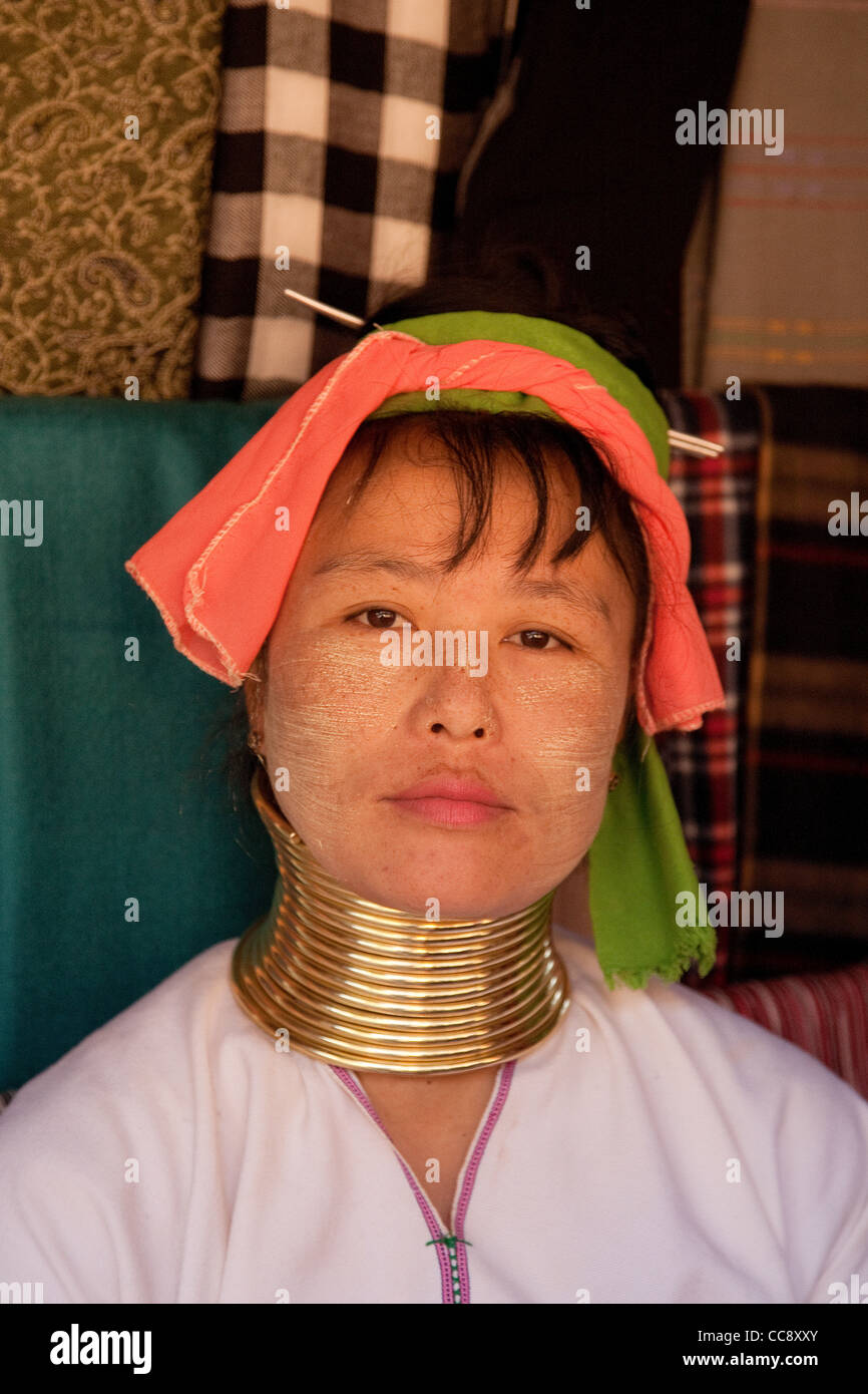 Mujer de los Padaung hilltribe Foto de stock