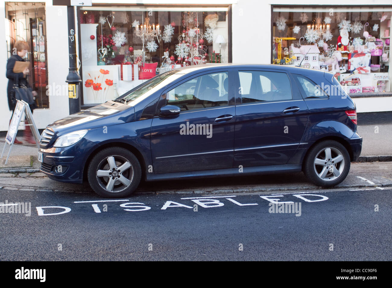 Cajon de estacionamiento discapacidad fotografías e imágenes de alta