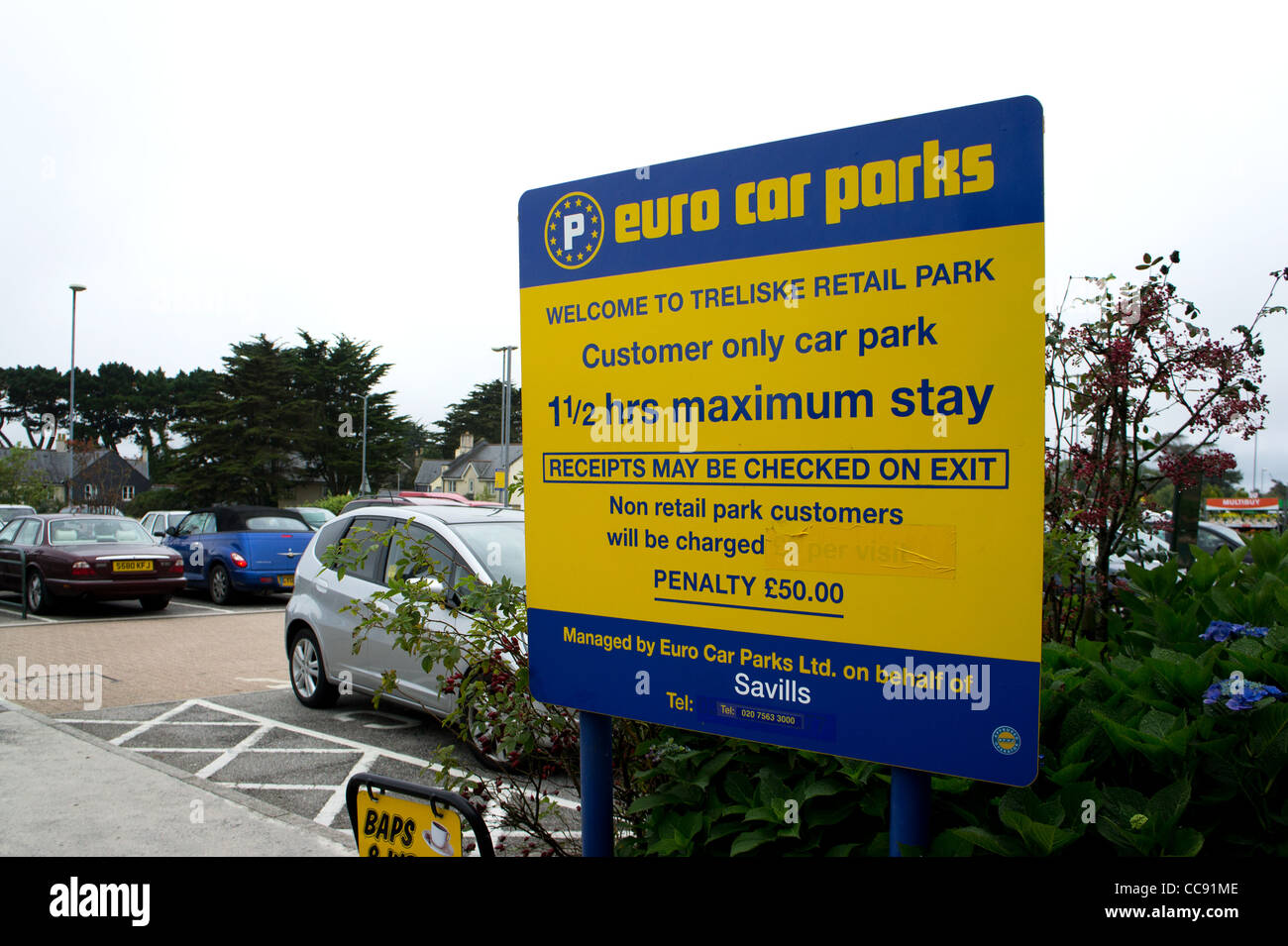 Un Euro Car Parks signo de la información Foto de stock