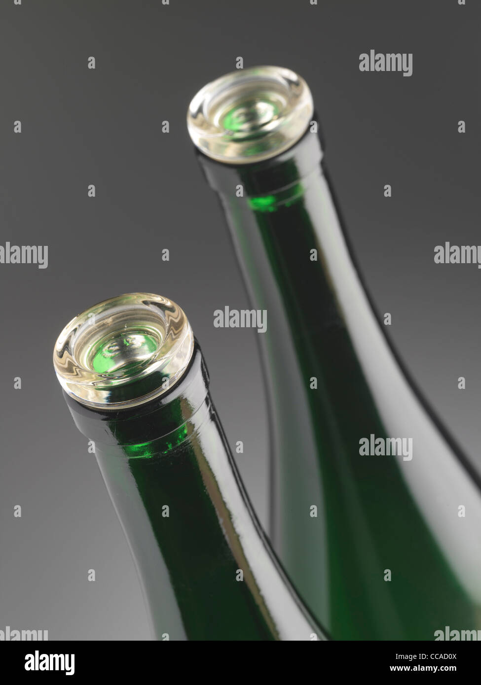 botella, botella de vidrio, tapa de botella, botellas, botellas de vidrio,  instrumental de vidrio, tapones para botellas Fotografía de stock - Alamy