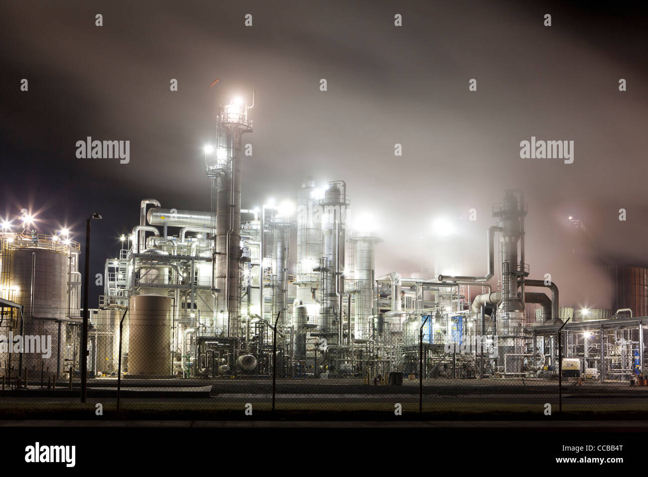 Planta de etanol (planta de combustible de etanol, planta de combustible renovable) - California USA Foto de stock